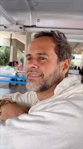 Abel Menezes's Instagram, Twitter & Facebook