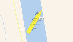 Suezkanalen, är en större kanal mellan medelhavet och röda havet som gör det möjligt för fartyg att färdas mellan europa och asien utan att behöva segla runt afrika. Jnw0 3 Jzu0jrm