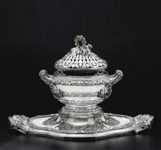 Centre De Table Pot Pourri Son Couvercle Son Porte Couvercle Et Son Presentoir En Argent Par Risler Et Carre Paris Xxeme Siecle Tureen