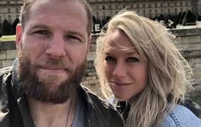 Richard madeley has stepped in to defend his daughter chloe's steady stream of gym selfies posted on social media. Richard Judy S Daughter Chloe Madeley Engaged To Rugby Player James Haskell Entertainment Daily