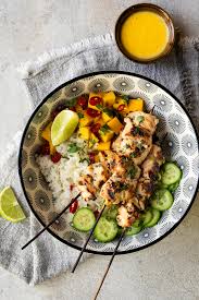 Bol De Brochettes De Poulet Et Mayo A La Mangue K Pour Katrine Food Chicken Recipes Cooking