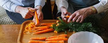 Faire garder à domicile son animal. 9 Conseils Pour Preparer Le Repas D Une Personne Agee