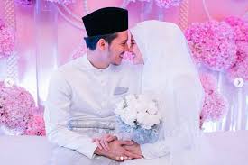 Kuala lumpur :pasangan sensasi, fattah amin dan nur fazura sharifuddin, selamat melangsungkan pernikahan dalam majlis tertutup yang diadakan di sebuah hotel terkemuka, di ibu. Foto Sekitar Majlis Nikah Fazura Fattah Amin Yang Meriah Cantiknya Fazura Bertudung Kisah Dunia