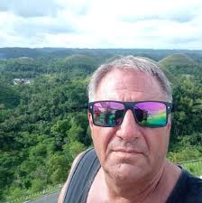 When my family first moved to Chilliwack, I was 10 years old. Robertson  elementary was the first school I attended. I believe it was off Chilliwack  Central. Did you go to school