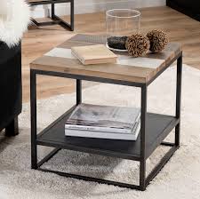 Une table d'appoint peut s'installer dans de nombreux espaces : Bout De Canape Bois Metal Carre Mathys Tables De Chevet Pier Import