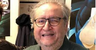 Ogni giorno mia moglie rosa maria mi porta qui alle 9 e viene a prendermi alle 19». Vincenzo Mollica Va In Pensione Fiorello Protesta Sanremo 70 Non Puo Cominciare Senza Di Lui Salini Non Lasceremo Il Balconcino Vuoto Il Fatto Quotidiano