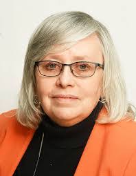 Amanda Plum's Instagram, Twitter & Facebook