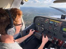 Les informations mesurées sont transmises à l'ordinateur de bord qui élabore un afficheur virtuel sur. Premiers Vols D Initiation Pour Les Eleves Candidats Au Bia Www Vauban Lu