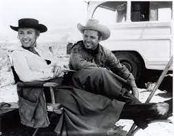 Audie Sits With Joan O Brien On The Set Of 6 Black Horses American Heroes American Actors Classic Hollywood