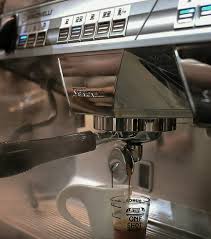 Mesin kopi lengkap bisa anda dapatkan di almergo.com, automatic, mesin espresso, mesin kopi kapsul, mesin vending, manual dan pump espresso. Simonelli Appia Ll Mesin Kopi