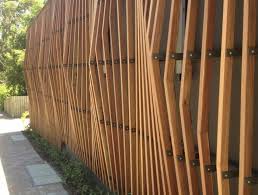 Sichtschutz Aus Holz Fur Eine Tolle Aussengestaltung Archzine Net Sichtschutz Holz Aussengestaltung Sichtschutz