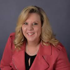 Everyday Woman's Guide to Living Your Best Life: 32 Women Share Their  Wisdom