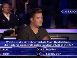 Wir treffen uns regelmäßig mit vertretern von rtl und der produktionsfirma endemol und diskutieren, welche fragen für „wer wird millionär? geeignet sind. Wer Wird Millionar Waldi Hartmann Blamiert Sich Bei Fussball Frage Und Es Ist Nicht Das Erste Mal Film Tv Serien
