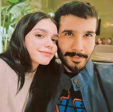 Neelam Muneer with cute Ahmed shah in today's Jeeto Pakistan .