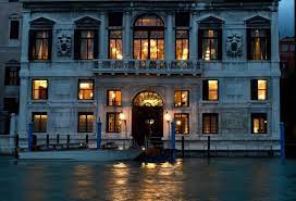 Simply select your desired city, compare prices on flight routes and book your holiday with opodo! Aman Canal Grande Venice Hotel Venice Italy Mr Mrs Smith Venice Hotels Visit Venice Italy Hotels