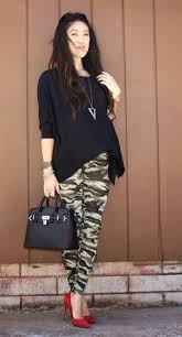 Black And White Camo Pants Outfit How To Wear Camo To Work 17 Ideas Camouflage Fashion Camoflauge Outfits Camo Fashion