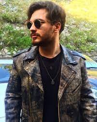 Pin By Gozde Celik On Cagatay Ulusoy Cagatay Ulusoy Turkish Actors Actors