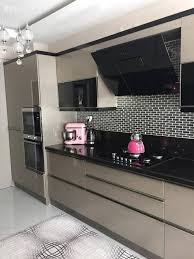 Modern Kitchen Cabinets Ideas To Get More Inspiration Dish Modernkitchencabinet Modernkitchen Kitchenca Cozinhas Modernas Interior De Cozinha Moveis Cozinha