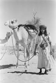 Wilfred Thesiger O An8rwpos Poy Diesxise Prwtos Thn Erhmo Ths Abhssynias Kai Kategrapse Th Zwh Sta Elh Ths Mesopot Arabian Art Old Warrior Saudi Arabia Culture