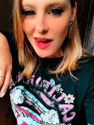 Juanie **jys my kolwyntjie duifie!!... met sulke lekker lyfie!!** @Ja...