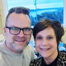 who else thinks Girl Named Tom looked like Rolos tonight? 🤎 we LOVE you  @thevoicewardrobe !!!!! we know we're a lot to handle & y'all are amazing! ✨