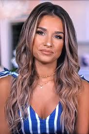 Jessie james decker hair eric and jessie decker jesse james decker eric decker beautiful long hair gorgeous hair miss jessies jessica james auburn hair. Pin On Jessie James Decker