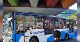 Ada Truk Mogok, Transjakarta Koridor 13 Terlambat: Pagi Sempat Macet  Sekarang Arus Lalu Lintas Sudah Lancar