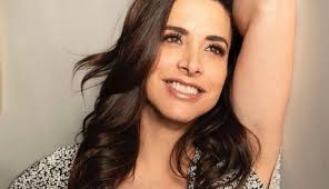 Revela Verónica Toussaint que padece cáncer de mama