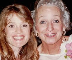 Lisa Brunswick's Instagram, Twitter & Facebook