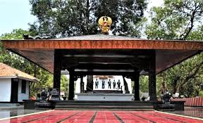 Dan di samping itu, 8 bata dengan saiz dan penyelesaian membentuk kiub kanan. Lubang Buaya Wisata Sejarah Yang Tak Pernah Pudar Indonesia Traveler