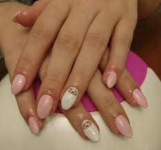 Rozowo Biale Z Cyrkoniami Swarovskiego Hybrydy Rosy And White