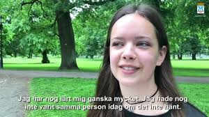 En regnig dag i juni träffade jag Cornelia. Det är ett möte som har etsats  sig fast i mig. Cornelia bär på en så stark vilja och engagemang. Trots att  hon mött