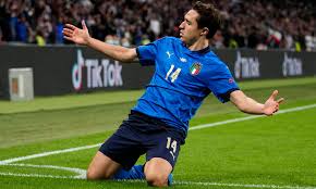 Italy didn't adapt quickly to spain having replaced a forward with a midfielder. Bh0axvn Ei6oem