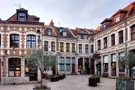 Karşılama pierre mauroy stadyumu'nda oynanacak ve bein sports 4 ekranlarından naklen yayınlanacak. A Hotel Com Vieux Lille Nice Cozy And Functional Studio Wohnung Lille Frankreich Preis Bewertungen Reservierung Kontakt
