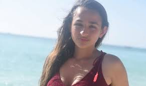 Transgender activist jazz jennings puts her scars from gender confirmation surgery on display for the first time in a new. Jazz Jennings Shows Gender Confirmation Scars On Instagram