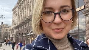 Madonna King's Instagram, Twitter & Facebook