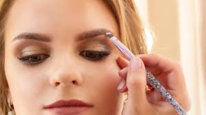 Kas Makyaji Nasil Yapilir Kalem Ve Goz Fari Ile Kas Nasil Boyanir Guzellik Haberleri