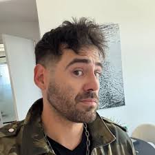 great timing, we've heard a lot of feedback recently for more ways to share  to Threads easily. in addition to the upcoming API, we created a new  endpoint that now allows 3p