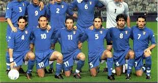 Pin By Zbigniew On Italia Team Photos Football Players Football Team