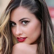 Vanessa Gilliard's Instagram, Twitter & Facebook