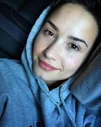 Demi Lovato On Instagram Nomakeupfriday Fff Can Be Without Makeup Too Been Trying New Devonne Demi Lovato Makeup Demi Lovato Body No Makeup Selfies
