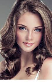 The Perfect Makeup For Winter Holidays Nice Ladies Hair Highlights Brunette Hair Color Brown Hair With Highlights