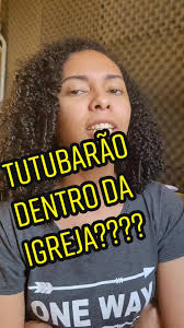 Menina Dançando Na Igreja