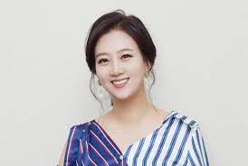어스름 저녁길에 하나둘 수은등 꽂이 피면은 그대와 단둘이서 거닐던 이길을 서성입니다. ìž¥ìœ¤ì • íŠ¸ë¡œíŠ¸ í€¸ ë„˜ì–´ ì˜ˆëŠ¥ í€¸ ìœ¼ë¡œ ì‹œì‚¬ìœ„í¬