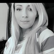 looking for someone who can cut curly hair. The lady who was doing my hair  lives in the East Valley and I'm just not willing to go that far. I'm not  looking