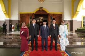 Besides the speech given by the king from the throne room that has been practised. Honda Malaysia Presents The Civic Type R To His Majesty The Yang Di Pertuan Agong In Celebration Of His Official Birthday Wapcar