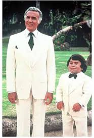 Each one of the guests gets one fantasy, but the thing is, the. Fantasy Island With Ricardo Montalban As Mr Roarke With Herve Villechaize As Tattoo Smiling 8 X 10 Inch Photo At Amazon S Entertainment Collectibles Store