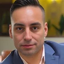 I asked the team if I could model our new “Avocado Glow” colored suit but  they wanted to use a professional 😂 Awesome work Ana P Ambrosi Lana Baugh  Grisel Pérez Stephanie