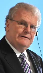 Sony's Chairman, Howard Stringer, Announces His Retirement