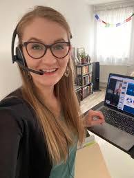 Amanda Oyer's Instagram, Twitter & Facebook